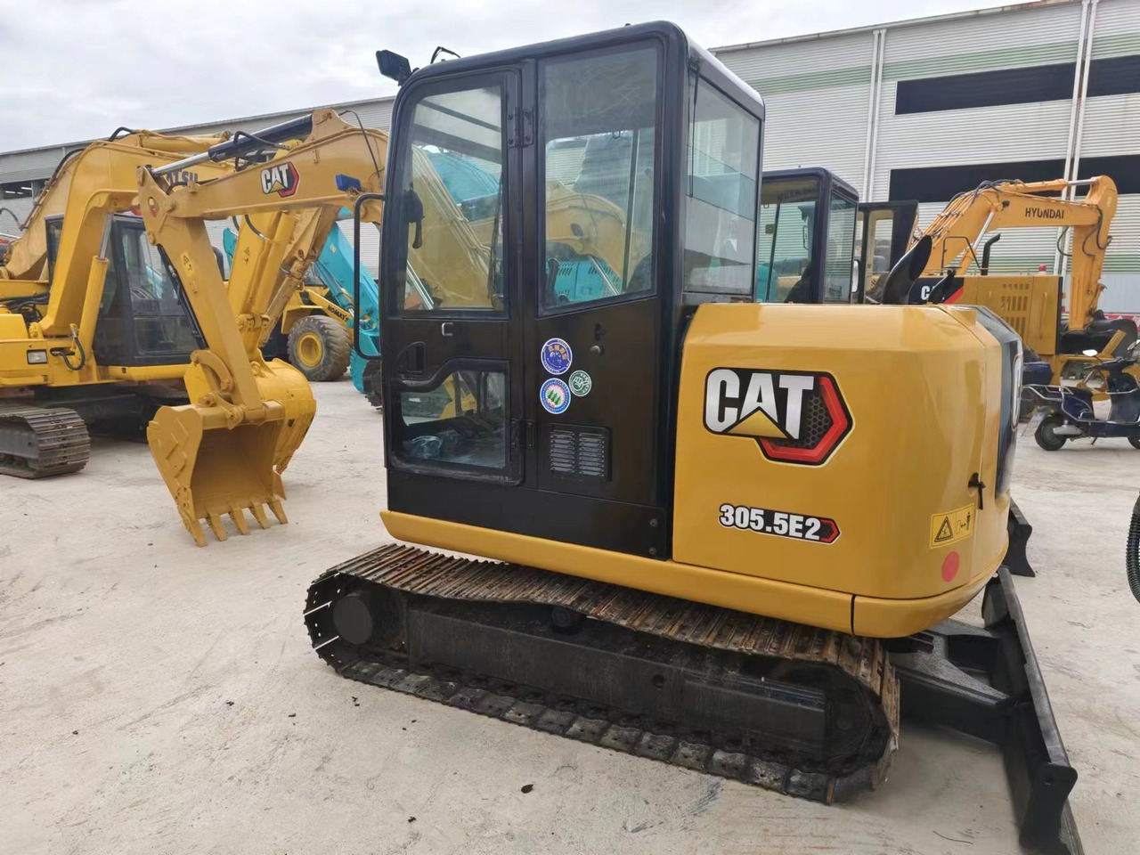 CATERPILLAR 305.5e2 - Kettenbagger: das Bild 1 CATERPILLAR 305.5e2 - Kettenbagger: das Bild 1