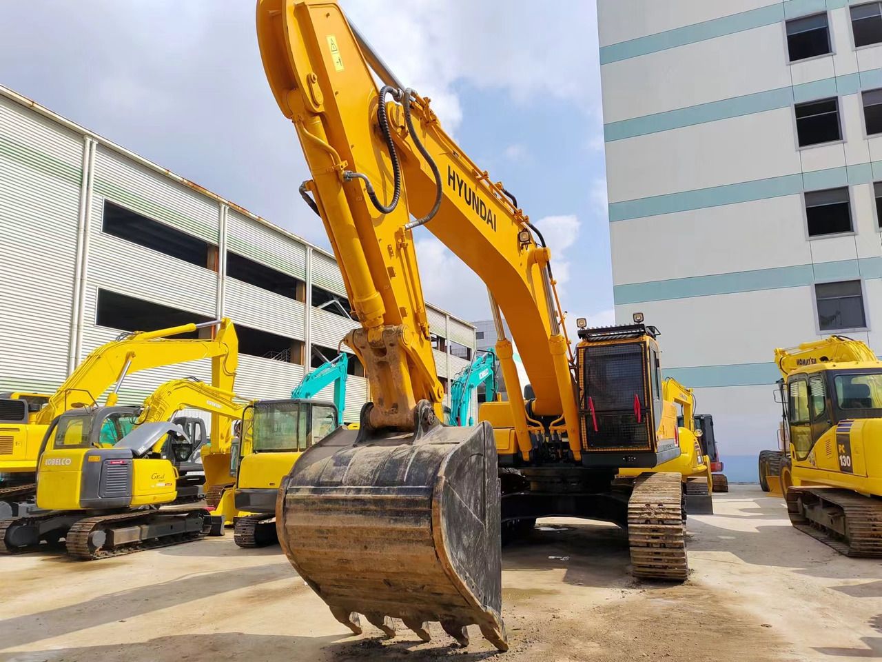 HYUNDAI R385LC-9T R305 R220 - Kettenbagger: das Bild 2 HYUNDAI R385LC-9T R305 R220 - Kettenbagger: das Bild 2