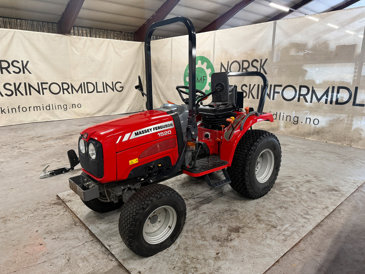 Traktor Massey Ferguson 1520 #MVA FRI#: das Bild 1