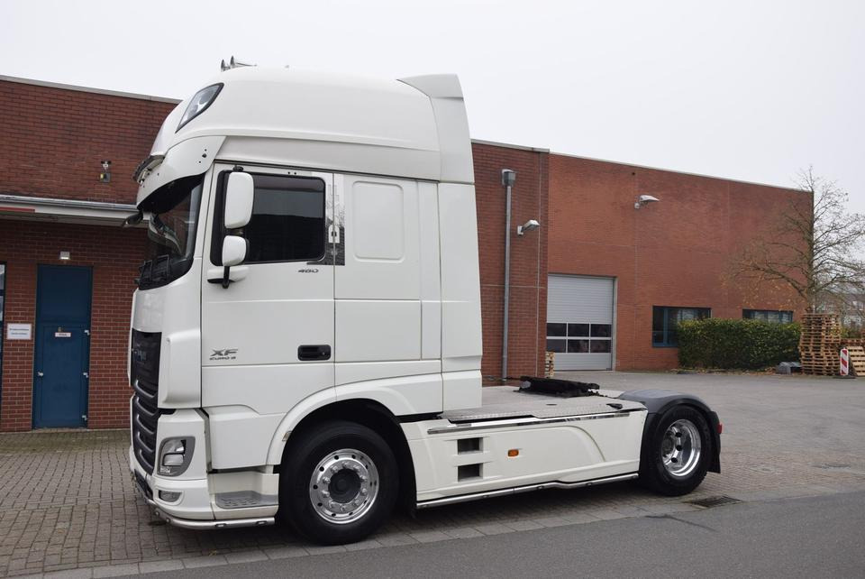 DAF XF460 SuperSpaceCab Retarder Standklima Spoiler - Sattelzugmaschine: das Bild 2 DAF XF460 SuperSpaceCab Retarder Standklima Spoiler - Sattelzugmaschine: das Bild 2