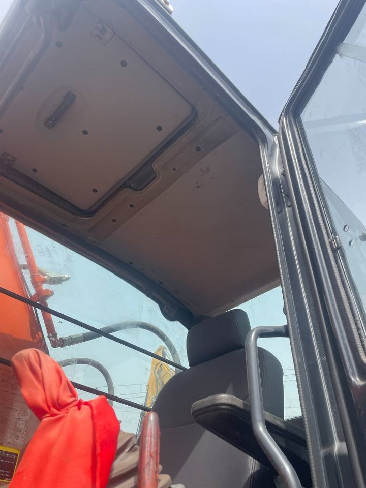 Kettenbagger Hitachi ZX 240: das Bild 6