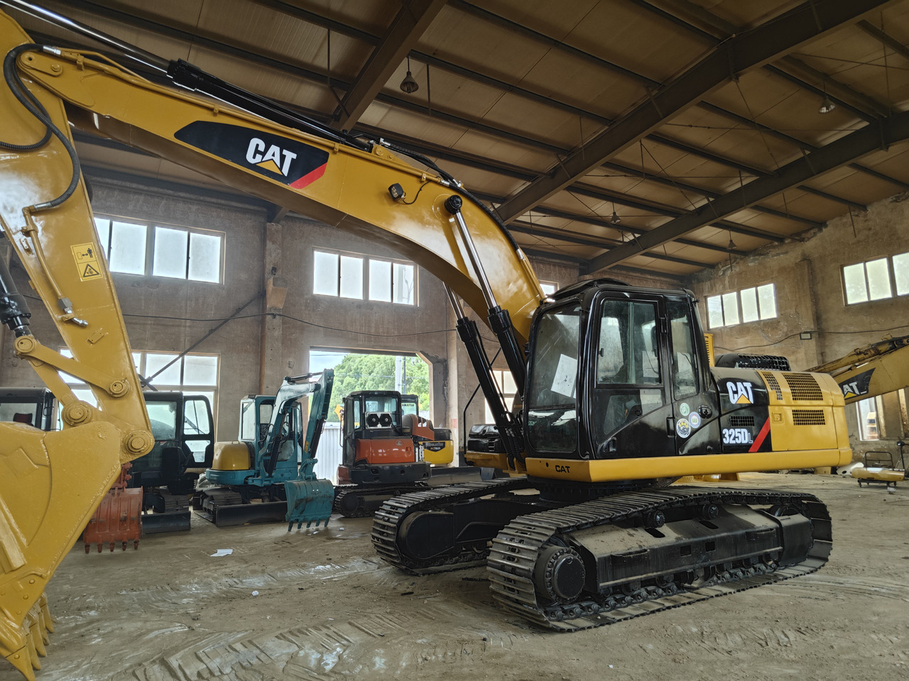 CATERPILLAR 325D - Kettenbagger: das Bild 1 CATERPILLAR 325D - Kettenbagger: das Bild 1