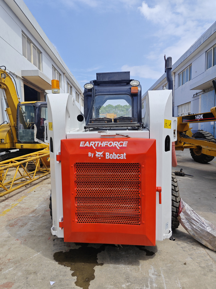 Bobcat S300 - Kompaktlader: das Bild 5 Bobcat S300 - Kompaktlader: das Bild 5