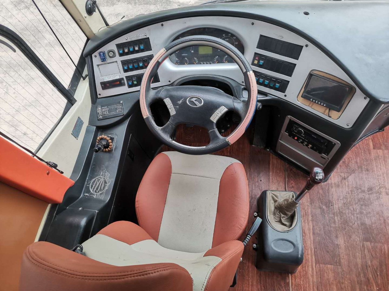 KINGLONG XMQ6127 - Reisebus: das Bild 5 KINGLONG XMQ6127 - Reisebus: das Bild 5