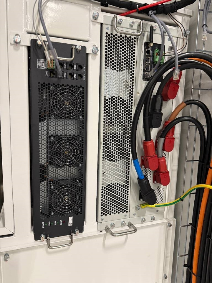 Stromgenerator PES200 Hybrid Energy Sysyem - 260 kVA - 230.4 kWh: das Bild 14