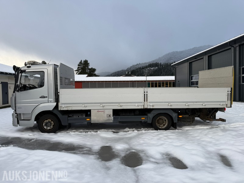 2016 Mercedes-Benz Atego 816 planbil med Zepro løftelem - C1 førarkort - Eu godkjent - Pritsche LKW: das Bild 2 2016 Mercedes-Benz Atego 816 planbil med Zepro løftelem - C1 førarkort - Eu godkjent - Pritsche LKW: das Bild 2