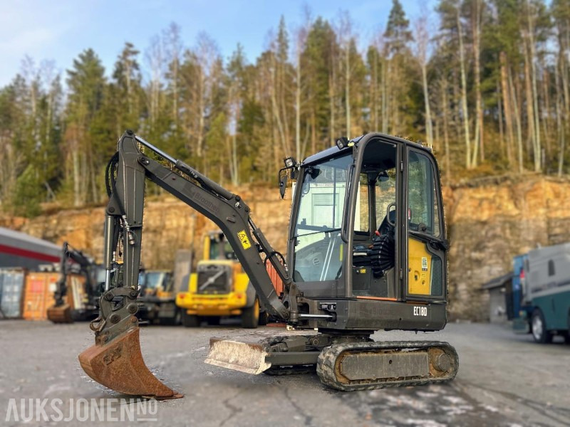 2017 VOLVO EC18D MINIGRAVER 1790 KG SMP GRAVESKUFFE 2358 TIMER - Minibagger: das Bild 1 2017 VOLVO EC18D MINIGRAVER 1790 KG SMP GRAVESKUFFE 2358 TIMER - Minibagger: das Bild 1