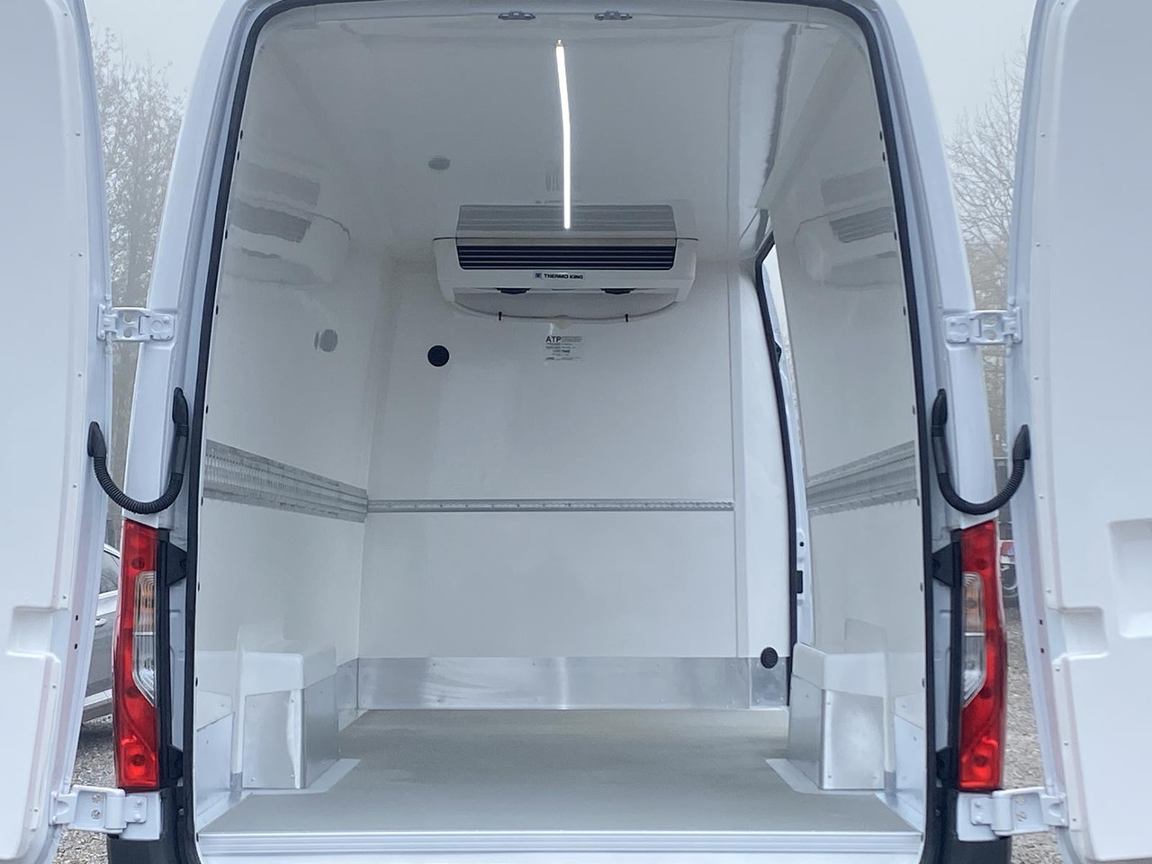 Kühltransporter MERCEDES-BENZ SPRINTER 317 CDI L4H3 170PS AUTOMATIK FRISCHDIENST + KONVEKTA FK 3022 12-220V: das Bild 11