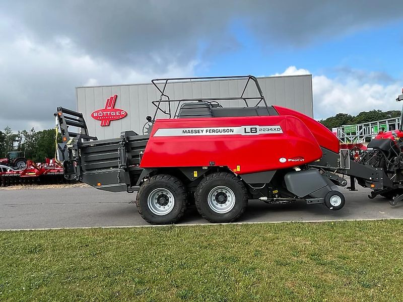 Massey Ferguson MF 2234 XDTC mit Schneidwerk "NEW" - Packenpresse: das Bild 1 Massey Ferguson MF 2234 XDTC mit Schneidwerk "NEW" - Packenpresse: das Bild 1