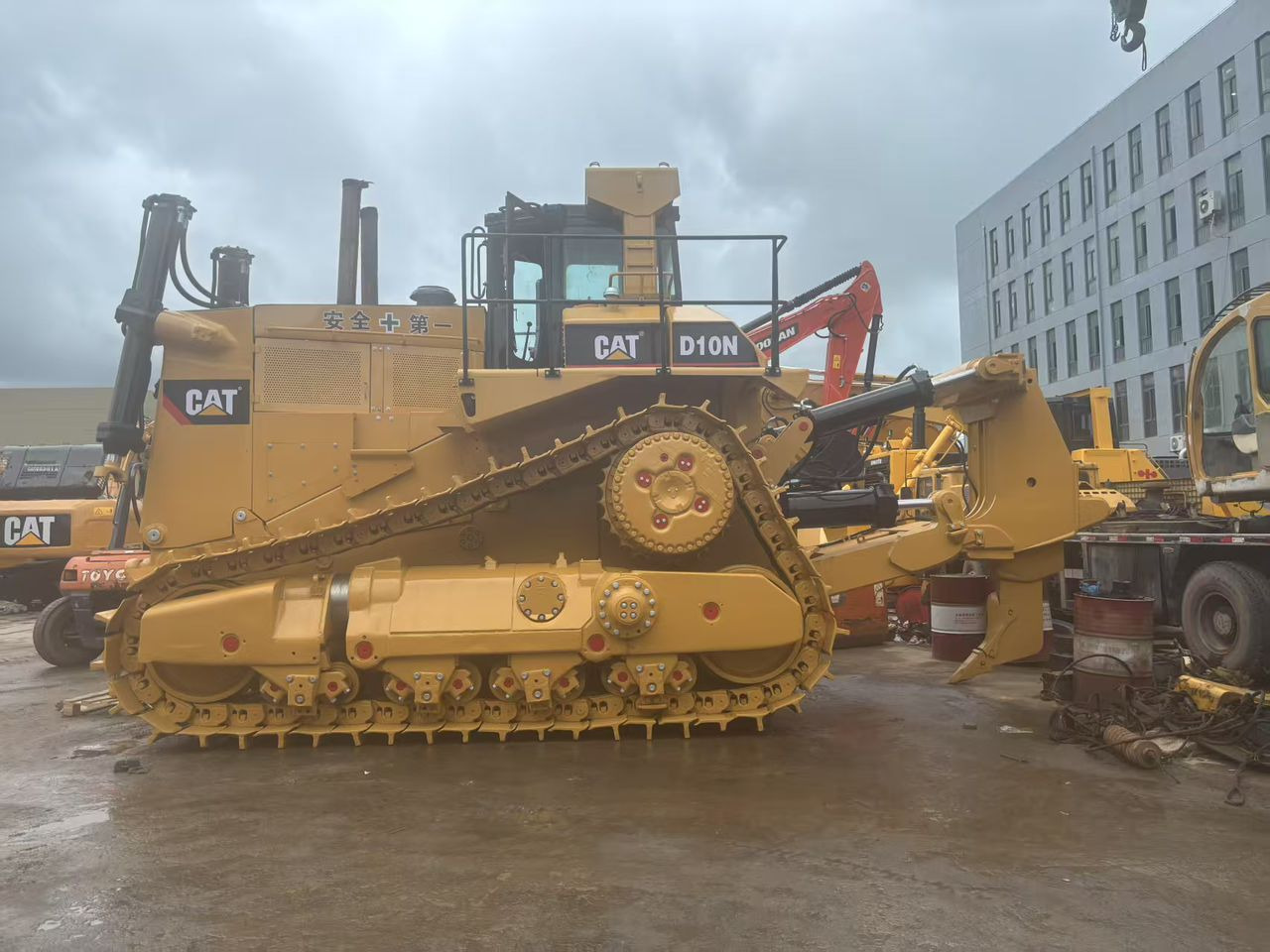 Caterpillar CAT Used Crawler Bulldozer Tractor D10N D9R D8R D8T D7R D7G D6G Dozer for Sale - Bulldozer/ Planierraupe: das Bild 1 Caterpillar CAT Used Crawler Bulldozer Tractor D10N D9R D8R D8T D7R D7G D6G Dozer for Sale - Bulldozer/ Planierraupe: das Bild 1