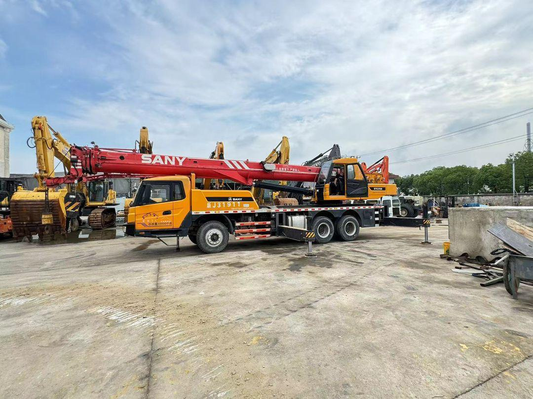 Sany 25 Ton Used Truck Crane 50 Ton 70 Ton 80 Ton 100 Ton 120 Ton 200 Ton 220Ton 240 Ton 300 Ton XCMG Zoomlion Liebherr Tadano Truck Crane - Mobilkran: das Bild 4 Sany 25 Ton Used Truck Crane 50 Ton 70 Ton 80 Ton 100 Ton 120 Ton 200 Ton 220Ton 240 Ton 300 Ton XCMG Zoomlion Liebherr Tadano Truck Crane - Mobilkran: das Bild 4