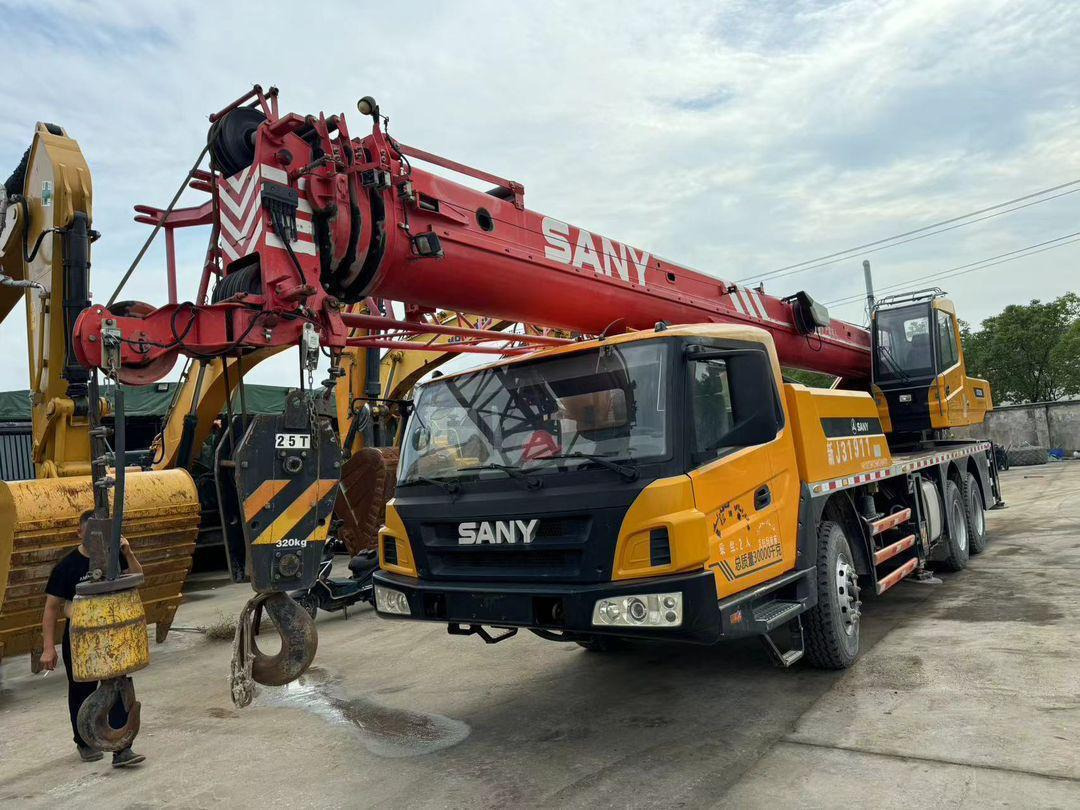 Sany 25 Ton Used Truck Crane 50 Ton 70 Ton 80 Ton 100 Ton 120 Ton 200 Ton 220Ton 240 Ton 300 Ton XCMG Zoomlion Liebherr Tadano Truck Crane - Mobilkran: das Bild 5 Sany 25 Ton Used Truck Crane 50 Ton 70 Ton 80 Ton 100 Ton 120 Ton 200 Ton 220Ton 240 Ton 300 Ton XCMG Zoomlion Liebherr Tadano Truck Crane - Mobilkran: das Bild 5