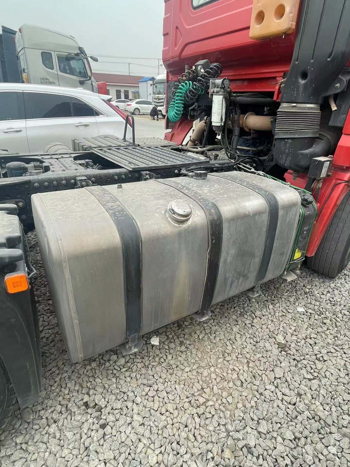 Sattelzugmaschine Shacman Right Hand X3000 X5000 (6*4) Semi Truck head Truck Head Tipper Head: das Bild 10 Sattelzugmaschine Shacman Right Hand X3000 X5000 (6*4) Semi Truck head Truck Head Tipper Head: das Bild 10