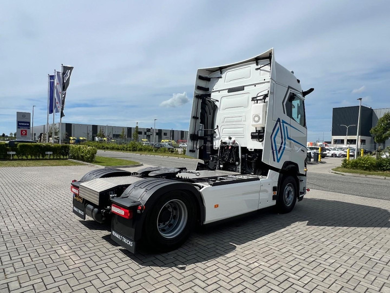 Renault T480 T-HIGH 4x2 Trekker Standclima / 2x Tank / New - Sattelzugmaschine: das Bild 5 Renault T480 T-HIGH 4x2 Trekker Standclima / 2x Tank / New - Sattelzugmaschine: das Bild 5