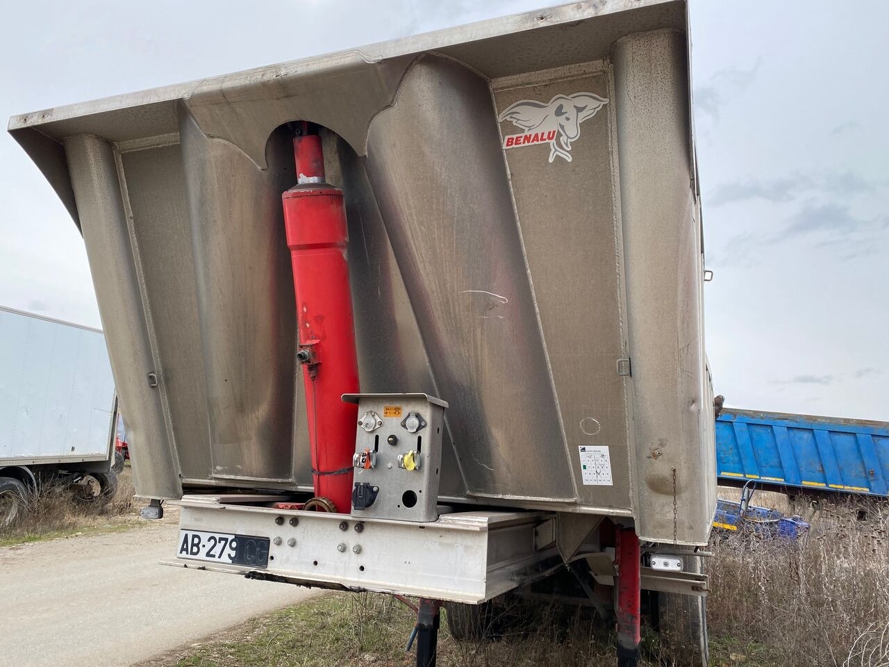 Benalu Bena Basculabila Agregate Aluminiu 2 PIECES AVALABILE - Kipper Auflieger: das Bild 4 Benalu Bena Basculabila Agregate Aluminiu 2 PIECES AVALABILE - Kipper Auflieger: das Bild 4