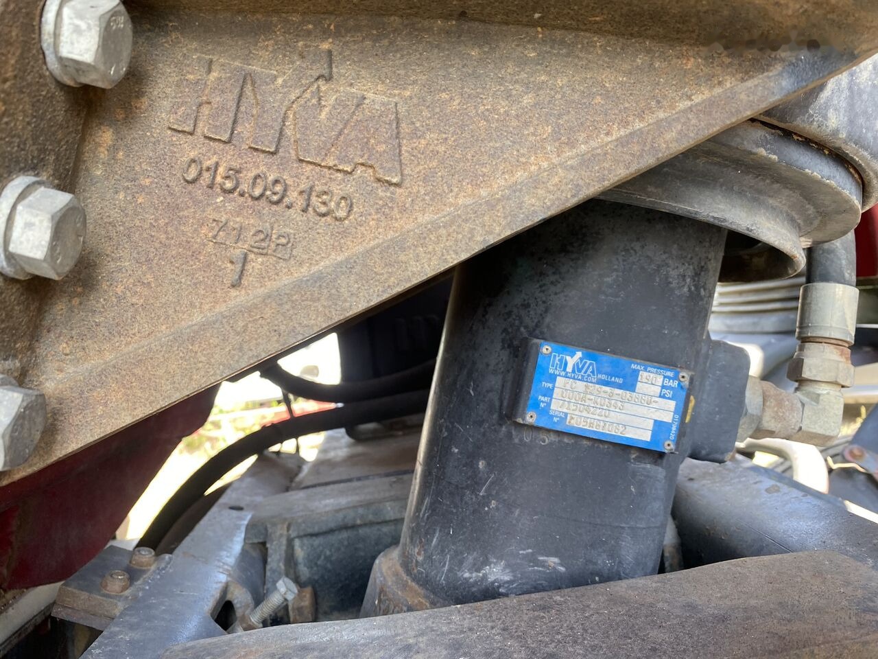 Hyva HARDOX 6x4 BENA basculabila CA NOUA - Pritschenaufbau: das Bild 5 Hyva HARDOX 6x4 BENA basculabila CA NOUA - Pritschenaufbau: das Bild 5