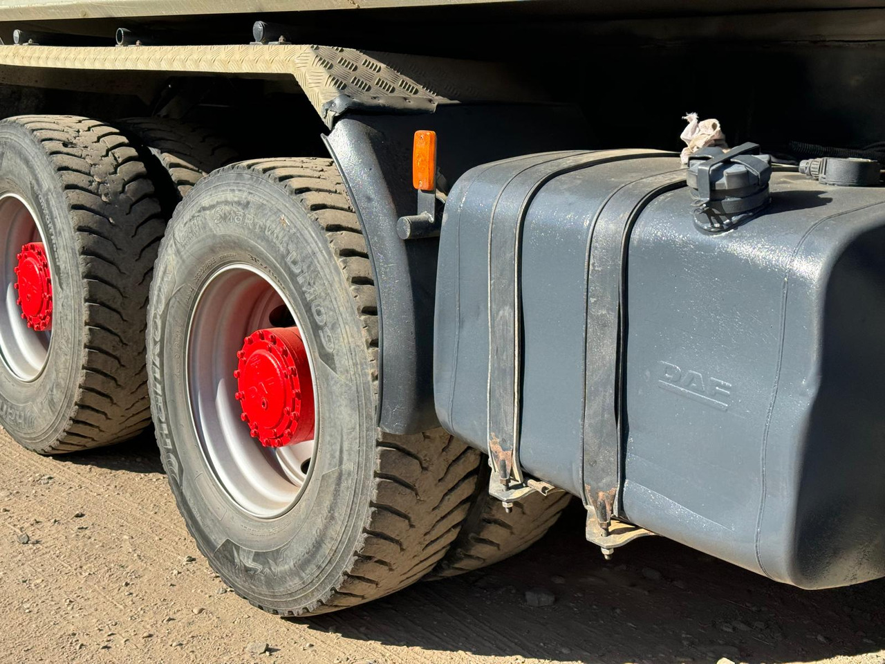 DAF 8x4 CF 85.430S XF85 : Clima AC : Euro 3 : REZVIZUIT COMPLET - LKW: das Bild 4 DAF 8x4 CF 85.430S XF85 : Clima AC : Euro 3 : REZVIZUIT COMPLET - LKW: das Bild 4