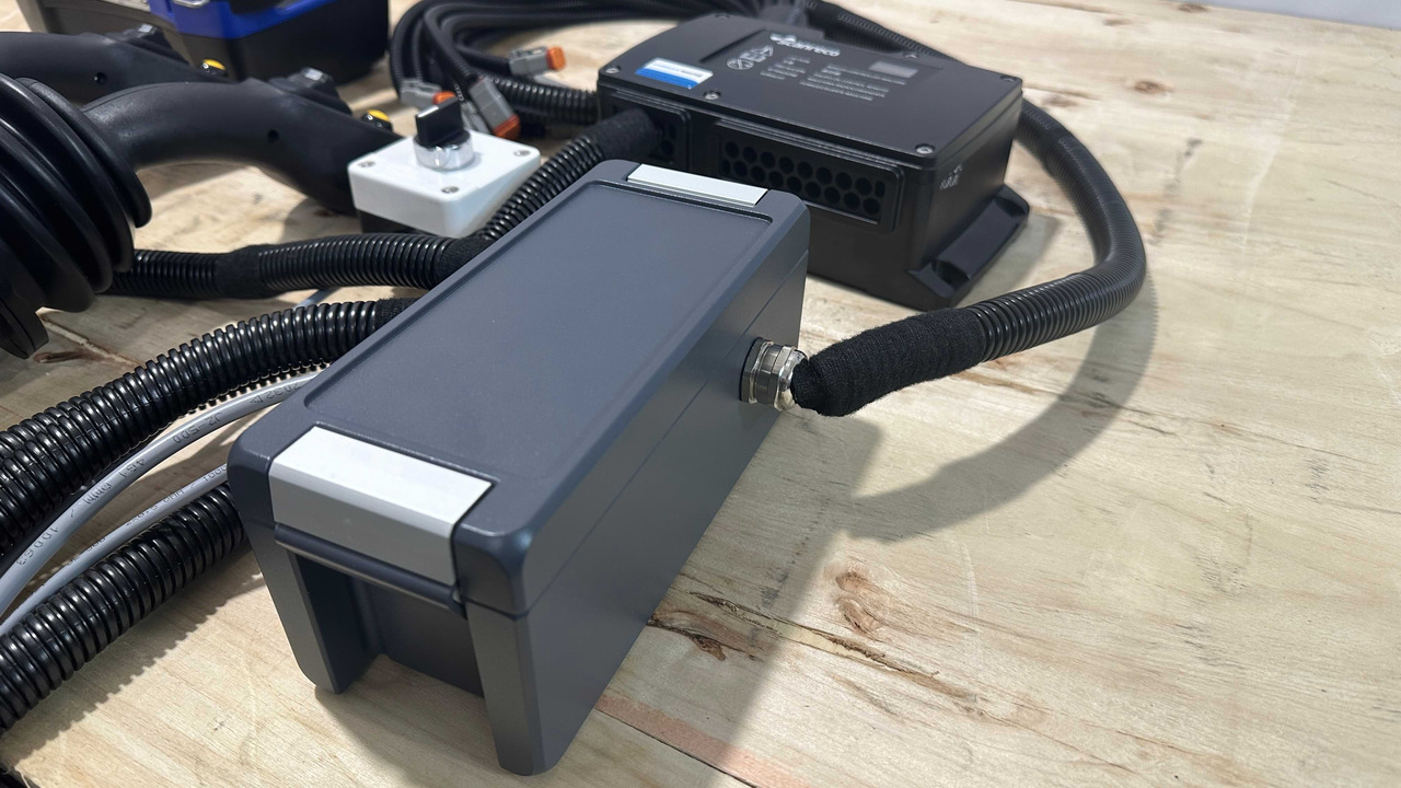 Forsttechnik Proportional Valve Walvoil DPX100 with Control Scanreco RC400 and JP Joysticks Danfoss for Parker, Nordhyraulic, Fassi, Hiab: das Bild 6 Forsttechnik Proportional Valve Walvoil DPX100 with Control Scanreco RC400 and JP Joysticks Danfoss for Parker, Nordhyraulic, Fassi, Hiab: das Bild 6