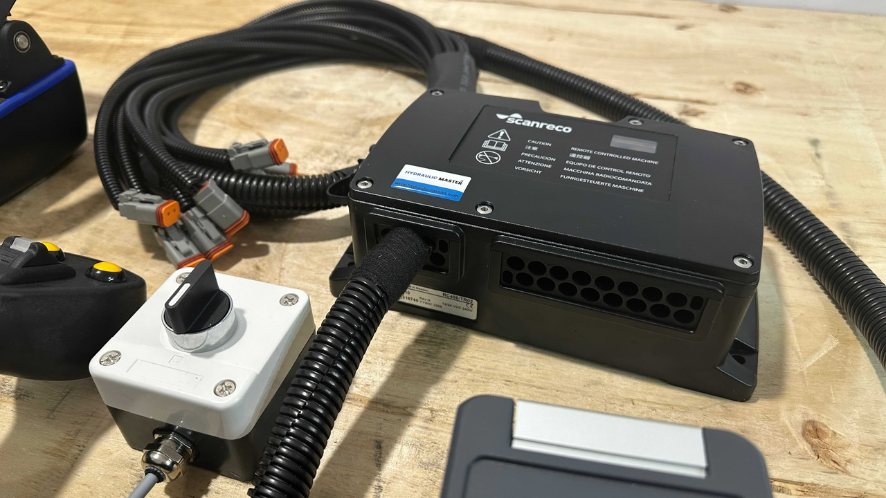 Forsttechnik Proportional Valve Walvoil DPX100 with Control Scanreco RC400 and JP Joysticks Danfoss for Parker, Nordhyraulic, Fassi, Hiab: das Bild 5 Forsttechnik Proportional Valve Walvoil DPX100 with Control Scanreco RC400 and JP Joysticks Danfoss for Parker, Nordhyraulic, Fassi, Hiab: das Bild 5