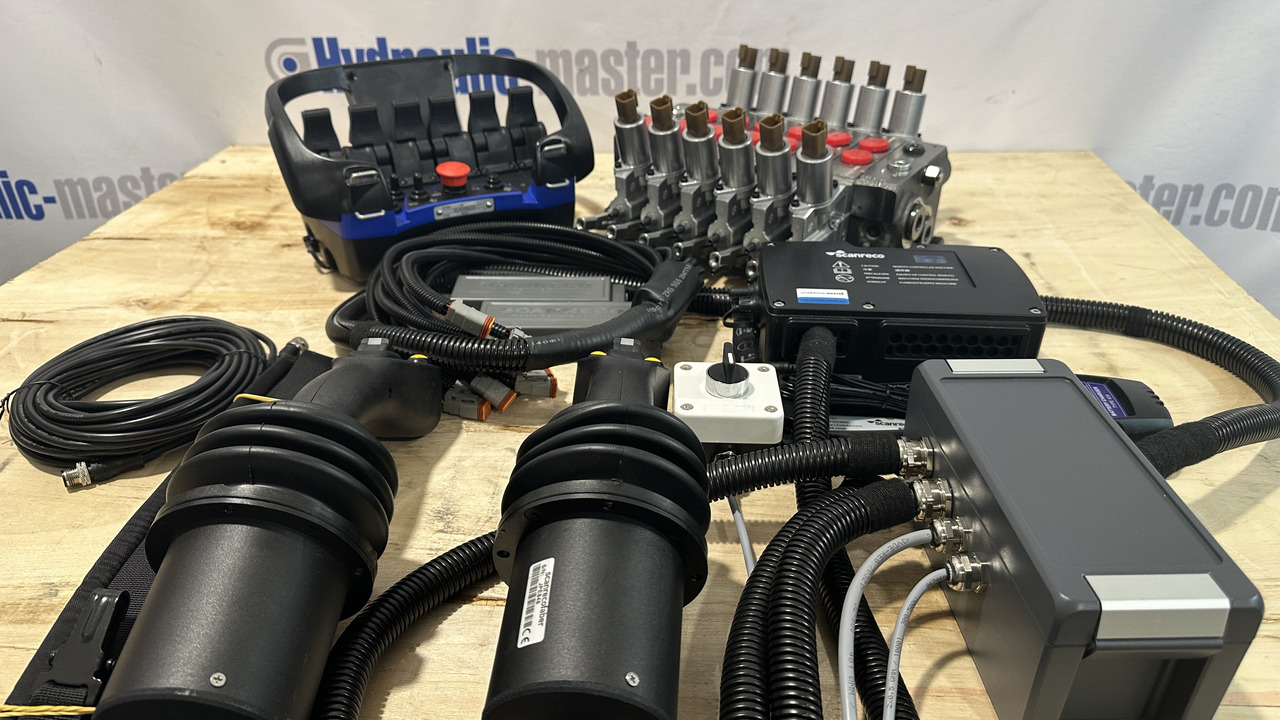 Forsttechnik Proportional Valve Walvoil DPX100 with Control Scanreco RC400 and JP Joysticks Danfoss for Parker, Nordhyraulic, Fassi, Hiab: das Bild 14 Forsttechnik Proportional Valve Walvoil DPX100 with Control Scanreco RC400 and JP Joysticks Danfoss for Parker, Nordhyraulic, Fassi, Hiab: das Bild 14