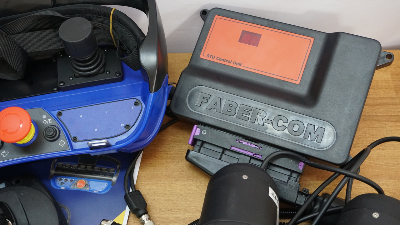 Set SPV with Scanreco RC400 8 Functions Hiab, Palfinger, Fassi - Rückewagen: das Bild 3 Set SPV with Scanreco RC400 8 Functions Hiab, Palfinger, Fassi - Rückewagen: das Bild 3