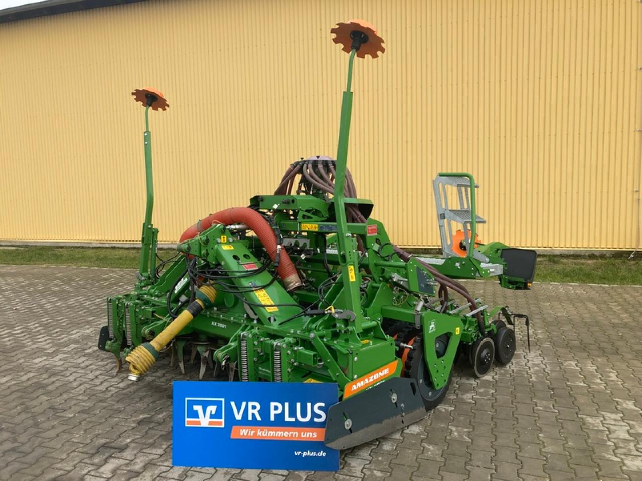 Amazone KX3001 + AVANT3002NUR 320HA - Säkombination: das Bild 1 Amazone KX3001 + AVANT3002NUR 320HA - Säkombination: das Bild 1