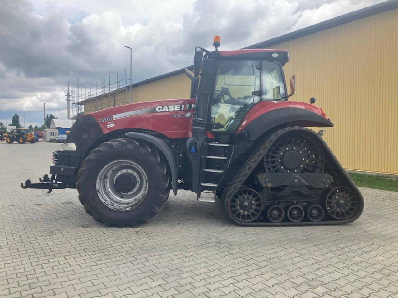 Case-IH MAGNUM 340 CVX ROWTRAC - Traktor: das Bild 2 Case-IH MAGNUM 340 CVX ROWTRAC - Traktor: das Bild 2