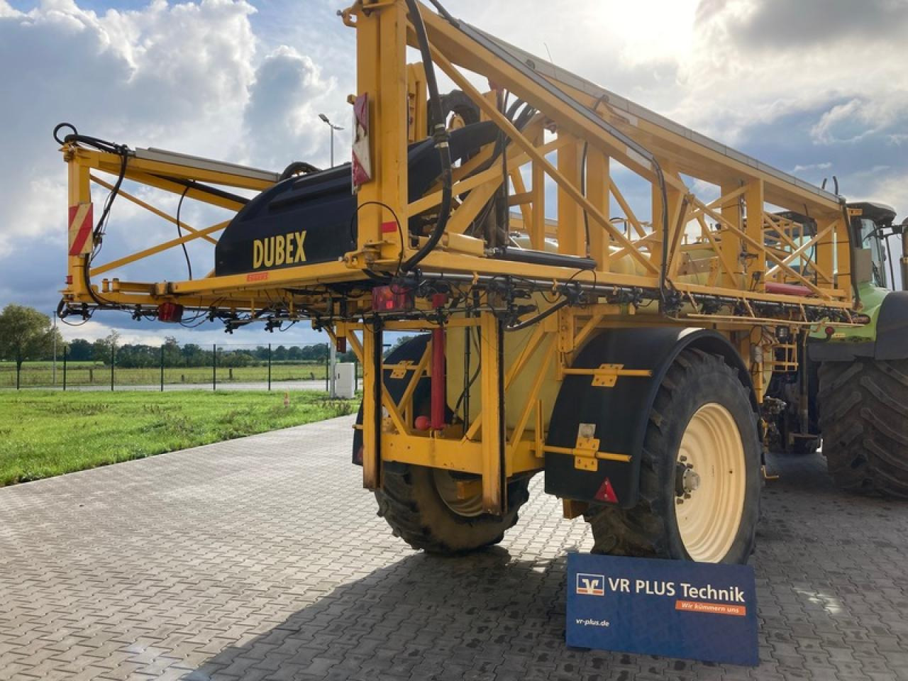 DUBEX MENTOR 9804 - Anhängespritze: das Bild 4 DUBEX MENTOR 9804 - Anhängespritze: das Bild 4