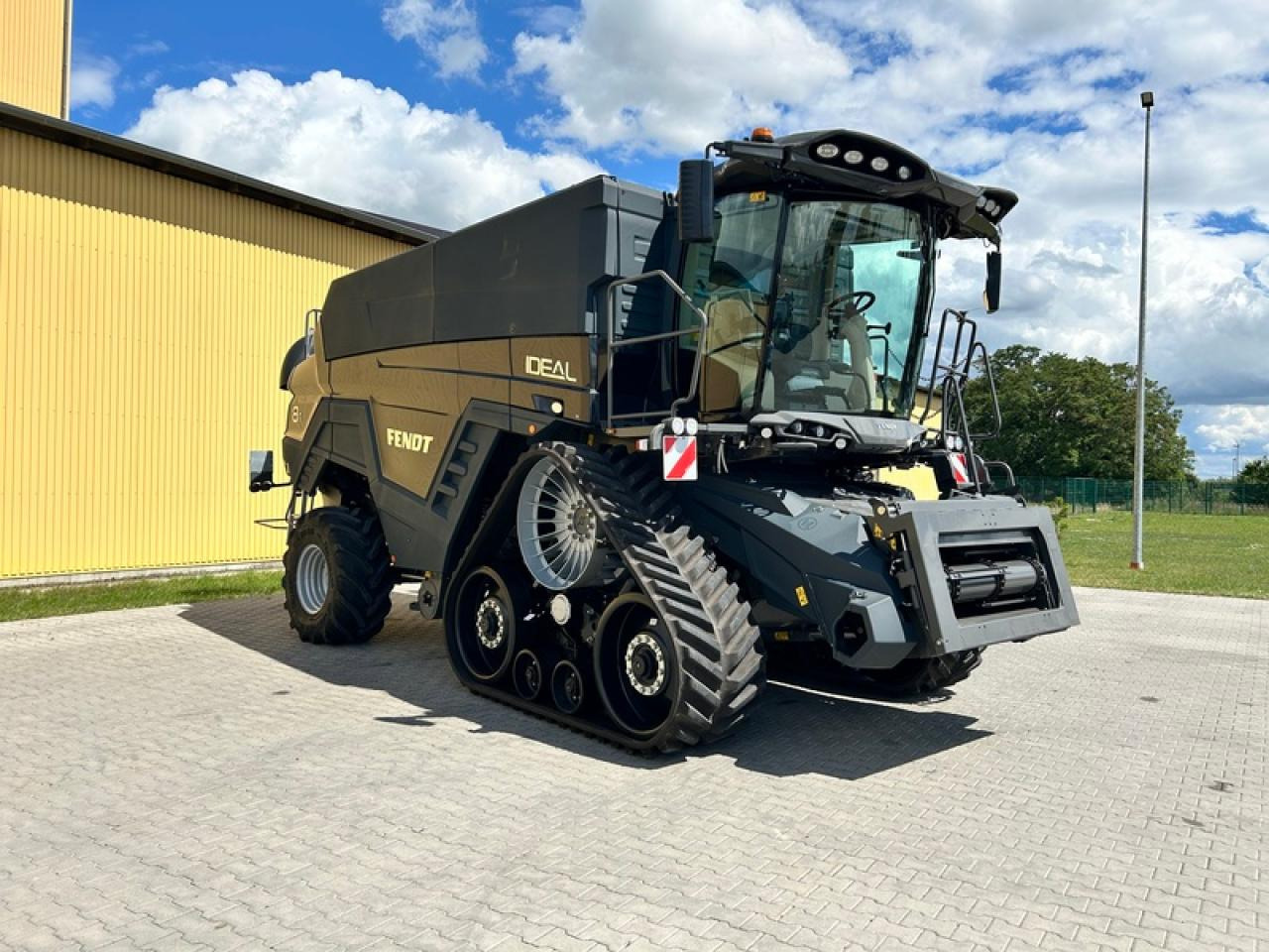 Fendt AKTIONIDEAL 8T - Mähdrescher: das Bild 4 Fendt AKTIONIDEAL 8T - Mähdrescher: das Bild 4