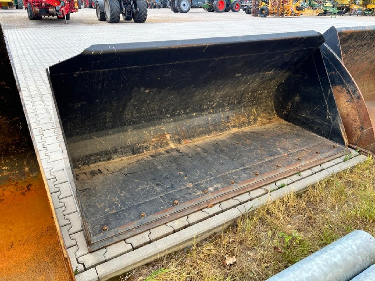 JCB LSB SCHWERGUTSCHAUFEL JCB Q-FIT - Schaufel: das Bild 2 JCB LSB SCHWERGUTSCHAUFEL JCB Q-FIT - Schaufel: das Bild 2