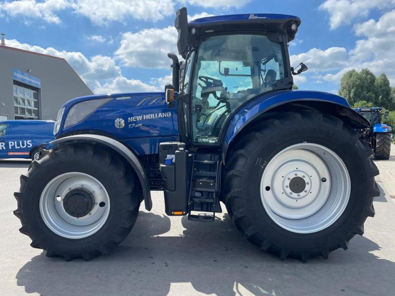 New Holland T 7.225 AKTION - Traktor: das Bild 2 New Holland T 7.225 AKTION - Traktor: das Bild 2