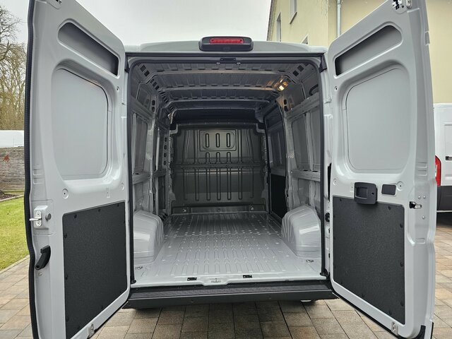 Kastenwagen FIAT Ducato 35 Automatik L2H2 180 Voll-LED V-Cockpit...: das Bild 27 Kastenwagen FIAT Ducato 35 Automatik L2H2 180 Voll-LED V-Cockpit...: das Bild 27