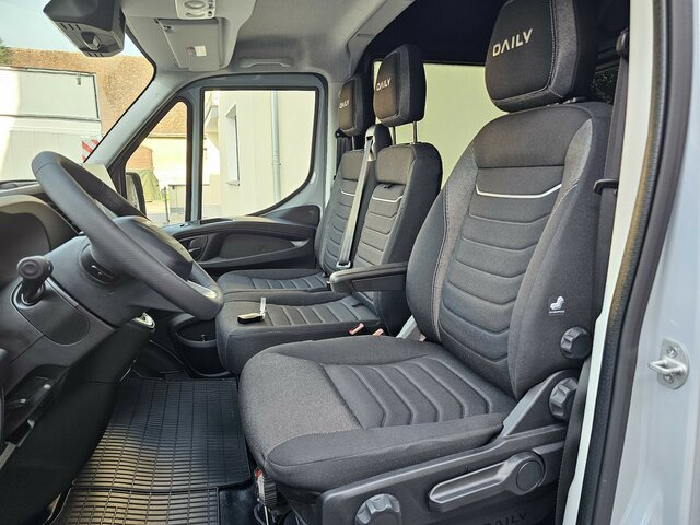 IVECO Daily 35S18HA8V DOKA Hi-Matic 12m³ 2xSchiebetür... - Kastenwagen, Transporter mit Doppelkabine: das Bild 3 IVECO Daily 35S18HA8V DOKA Hi-Matic 12m³ 2xSchiebetür... - Kastenwagen, Transporter mit Doppelkabine: das Bild 3