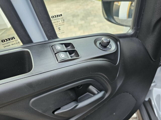 IVECO Daily 35S18HA8V DOKA Hi-Matic 12m³ 2xSchiebetür... - Kastenwagen, Transporter mit Doppelkabine: das Bild 2 IVECO Daily 35S18HA8V DOKA Hi-Matic 12m³ 2xSchiebetür... - Kastenwagen, Transporter mit Doppelkabine: das Bild 2