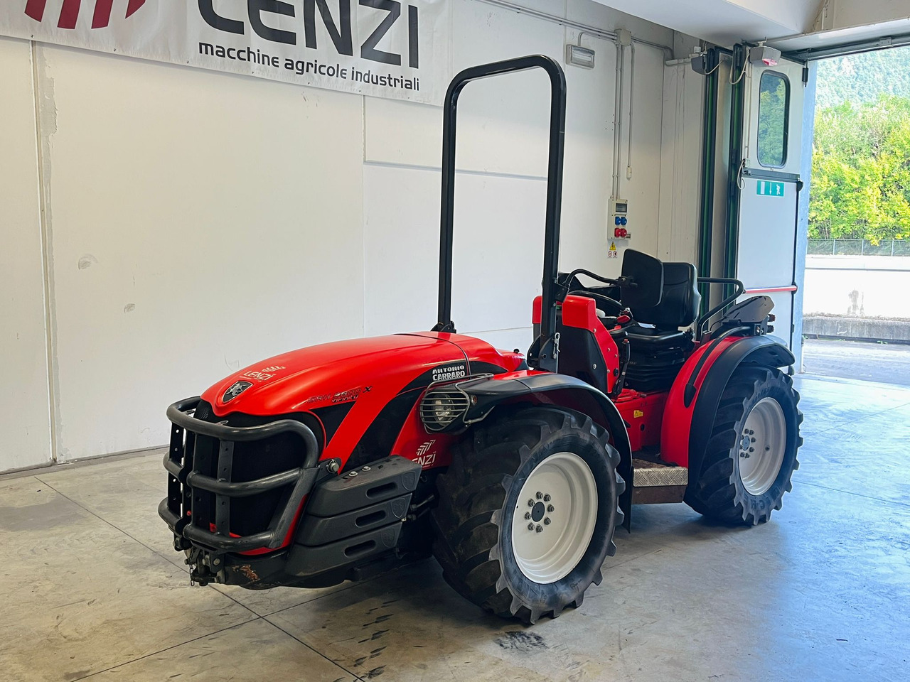 ANTONIO CARRARO SRH 9800 - Traktor: das Bild 2 ANTONIO CARRARO SRH 9800 - Traktor: das Bild 2