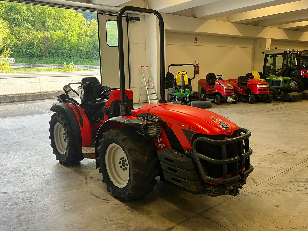 ANTONIO CARRARO SRH 9800 - Traktor: das Bild 3 ANTONIO CARRARO SRH 9800 - Traktor: das Bild 3