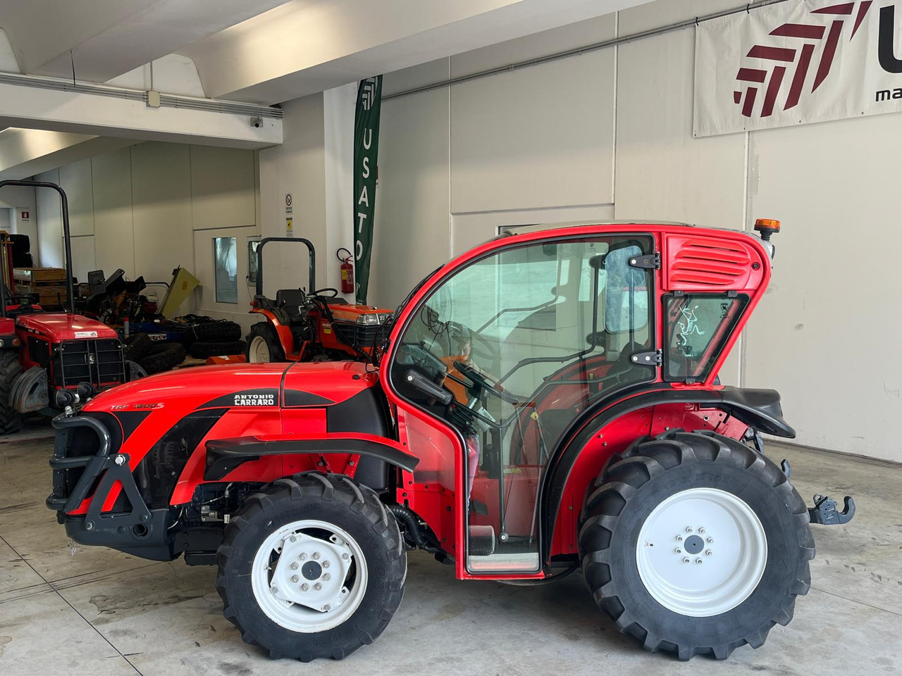 ANTONIO CARRARO TGF 7800S - Traktor: das Bild 3 ANTONIO CARRARO TGF 7800S - Traktor: das Bild 3
