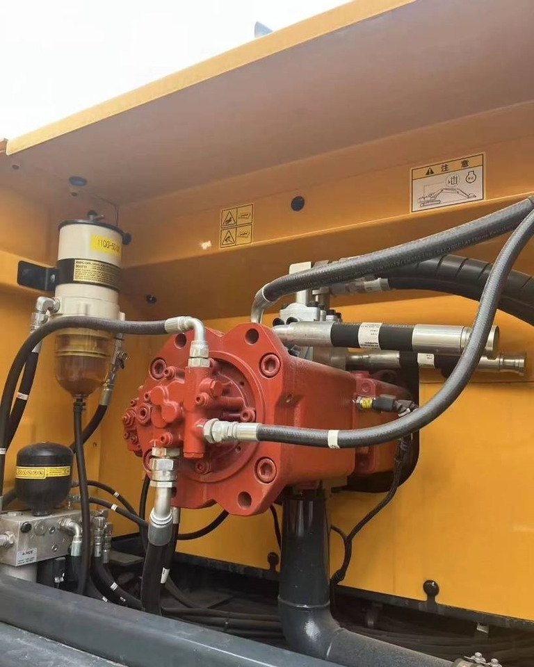 Kettenbagger Hyundai 305LC: das Bild 6