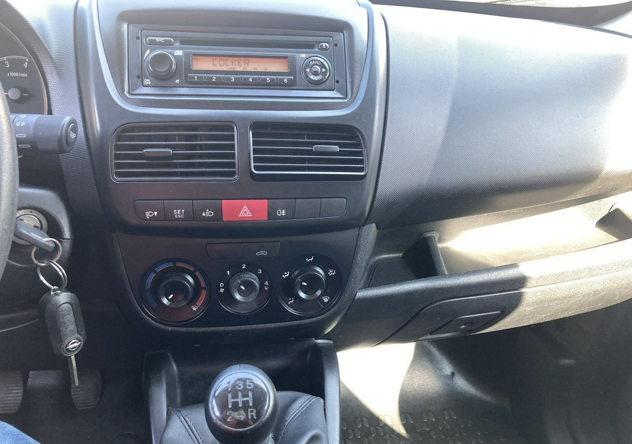 Kastenwagen Fiat Doblo Fiat Doblo 1,3 jtd ECO Flex chłodnia do leków 2013: das Bild 11 Kastenwagen Fiat Doblo Fiat Doblo 1,3 jtd ECO Flex chłodnia do leków 2013: das Bild 11