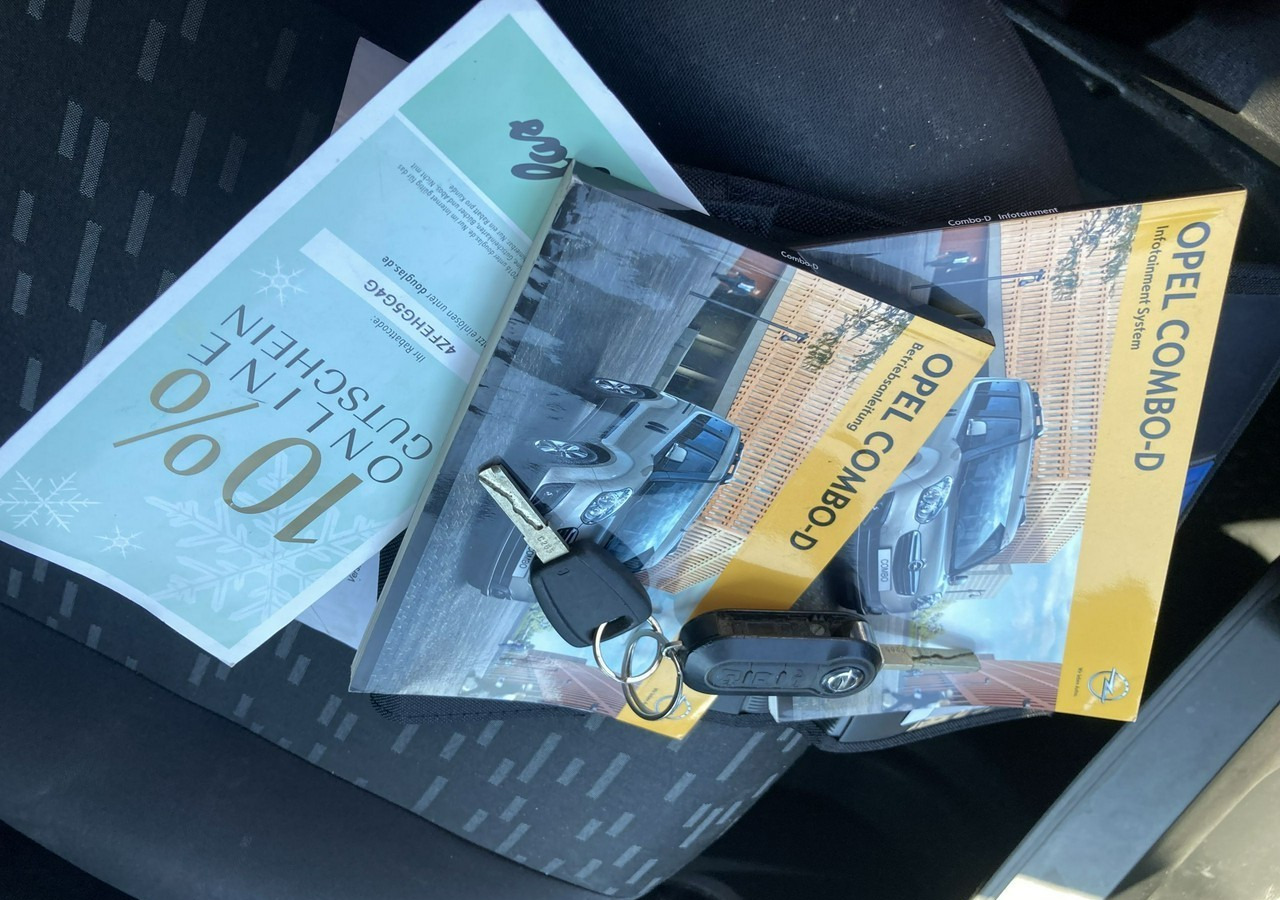 Kastenwagen Fiat Doblo Fiat Doblo 1,3 jtd ECO Flex chłodnia do leków 2013: das Bild 18 Kastenwagen Fiat Doblo Fiat Doblo 1,3 jtd ECO Flex chłodnia do leków 2013: das Bild 18