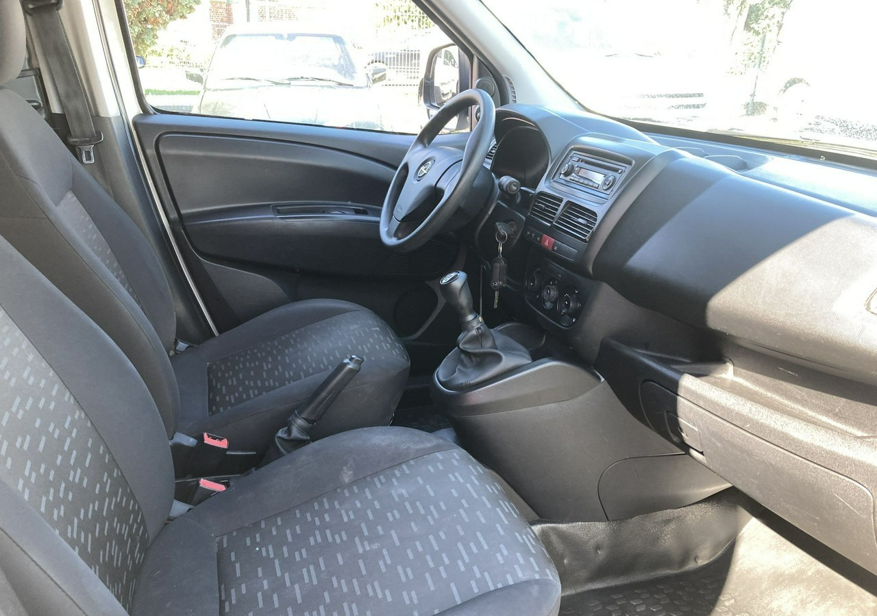 Kastenwagen Fiat Doblo Fiat Doblo 1,3 jtd ECO Flex chłodnia do leków 2013: das Bild 6 Kastenwagen Fiat Doblo Fiat Doblo 1,3 jtd ECO Flex chłodnia do leków 2013: das Bild 6