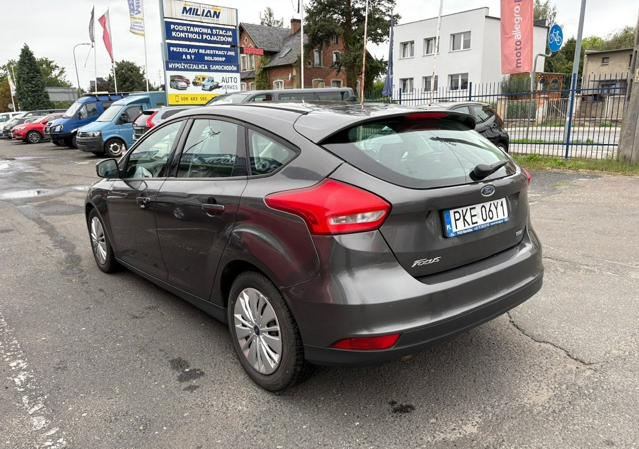 Ford Focus III Focus 1.0 EcoBoost Klima Salon PL 2015 - Schrägheck: das Bild 5 Ford Focus III Focus 1.0 EcoBoost Klima Salon PL 2015 - Schrägheck: das Bild 5