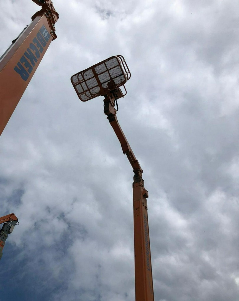 Teleskopbühne Inna Inny Podnośnik koszowy Haulotte H23 zwyżka 4x4 12082 mg 23 metrów: das Bild 9