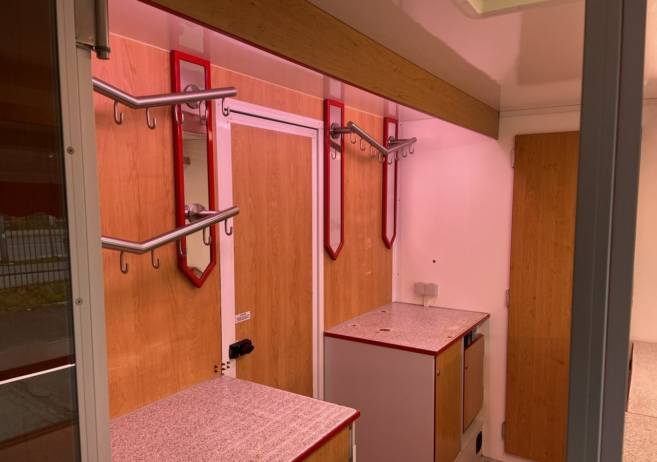 Renault Master Autosklep Wędli Gastronomiczny Food Truck Foodtruck sklep W-zasil 20 - Verkaufsfahrzeug: das Bild 5 Renault Master Autosklep Wędli Gastronomiczny Food Truck Foodtruck sklep W-zasil 20 - Verkaufsfahrzeug: das Bild 5