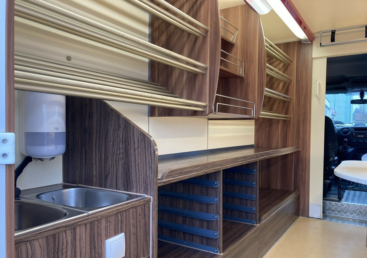 Renault Master Autosklep sklep Bar Gastronomiczny Food Truck Foodtruck Borco 2017 - Verkaufsfahrzeug: das Bild 4 Renault Master Autosklep sklep Bar Gastronomiczny Food Truck Foodtruck Borco 2017 - Verkaufsfahrzeug: das Bild 4