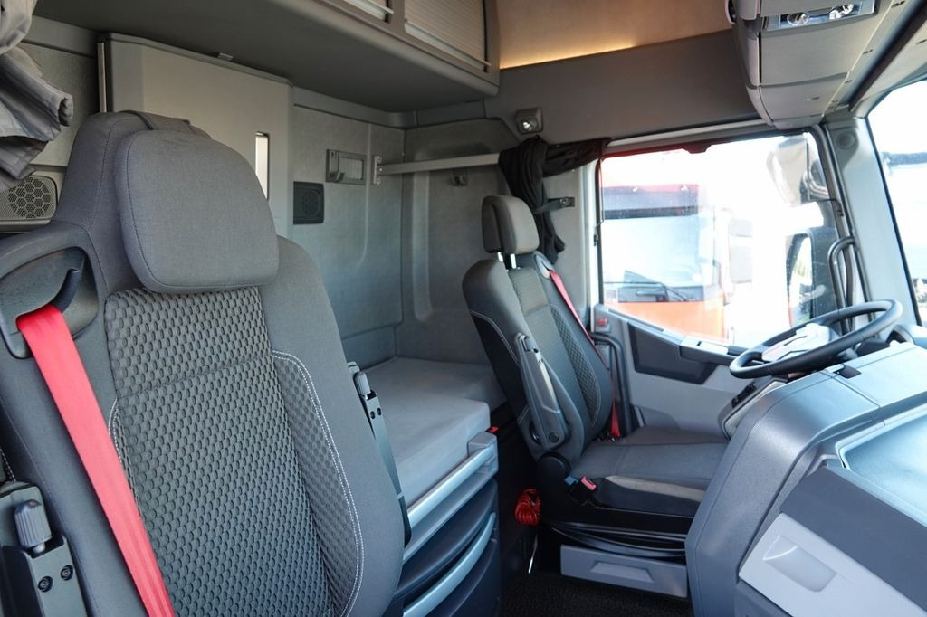 Sattelzugmaschine Renault T 520 / 13L / MAXISPACE / RETARDER / SALONKA Renault T 520 / 13L / MAXISPACE / RETARDER / SALONKA: das Bild 15 Sattelzugmaschine Renault T 520 / 13L / MAXISPACE / RETARDER / SALONKA Renault T 520 / 13L / MAXISPACE / RETARDER / SALONKA: das Bild 15