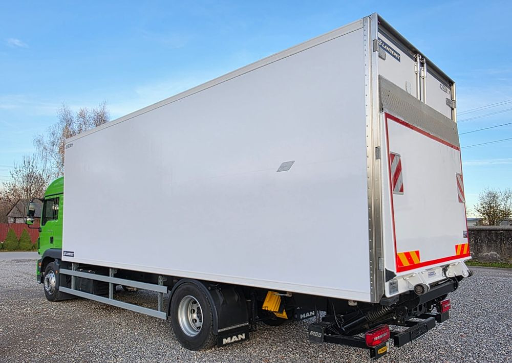 MAN TGM 18.320 / 18.290 / 15.290 / IZOTERMA / WINDA / 19PALET / E6 / 08.2018 / LIFT / SPROWADZONY / AUTOMAT / SYPIALKA / PIERWSZY WŁAŚCICIEL / BOCZNE DRZWI / STAN BARDZO DOBRY - Kühlkoffer LKW: das Bild 5 MAN TGM 18.320 / 18.290 / 15.290 / IZOTERMA / WINDA / 19PALET / E6 / 08.2018 / LIFT / SPROWADZONY / AUTOMAT / SYPIALKA / PIERWSZY WŁAŚCICIEL / BOCZNE DRZWI / STAN BARDZO DOBRY - Kühlkoffer LKW: das Bild 5
