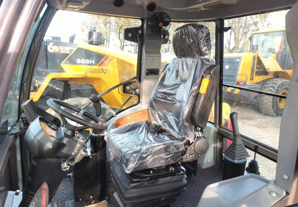 CAT 420 F Caterpillar 420F backhoe loader - Baggerlader: das Bild 4 CAT 420 F Caterpillar 420F backhoe loader - Baggerlader: das Bild 4