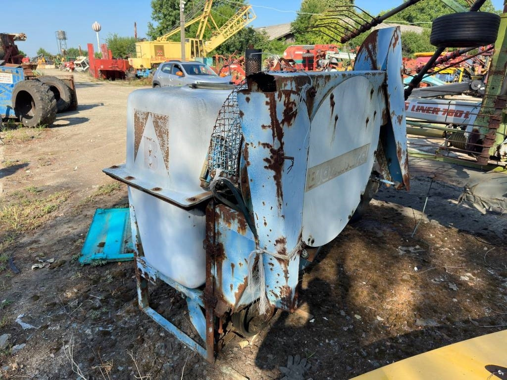 Blanchard 220 - Gülleinjektor: das Bild 2 Blanchard 220 - Gülleinjektor: das Bild 2