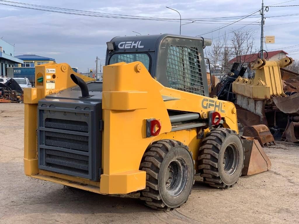 Gehl R 260 Gehl R 260 - Kompaktlader: das Bild 4 Gehl R 260 Gehl R 260 - Kompaktlader: das Bild 4